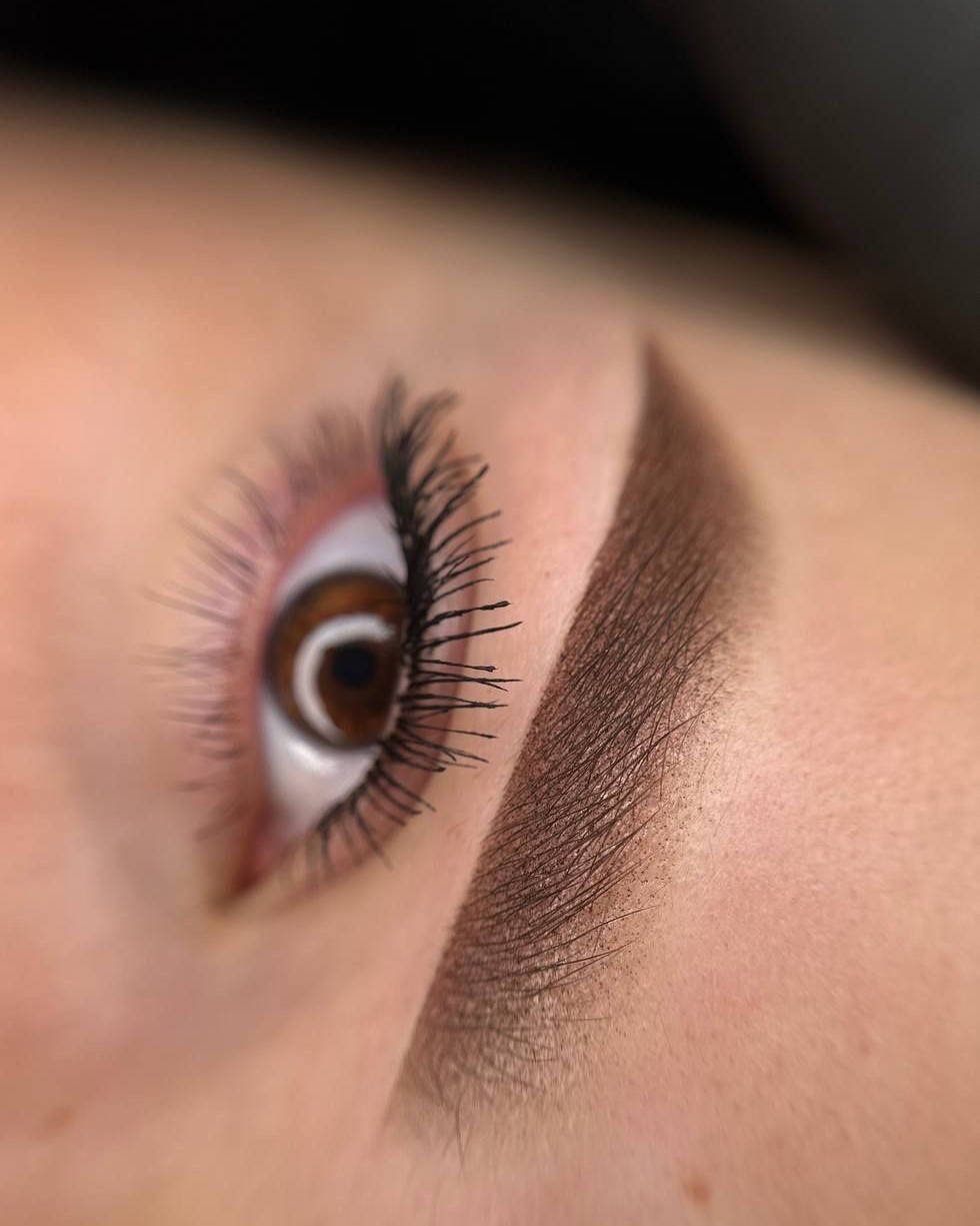 Permanent Make-up Augenbrauen — Arbeit von SIAmore Cosmetics